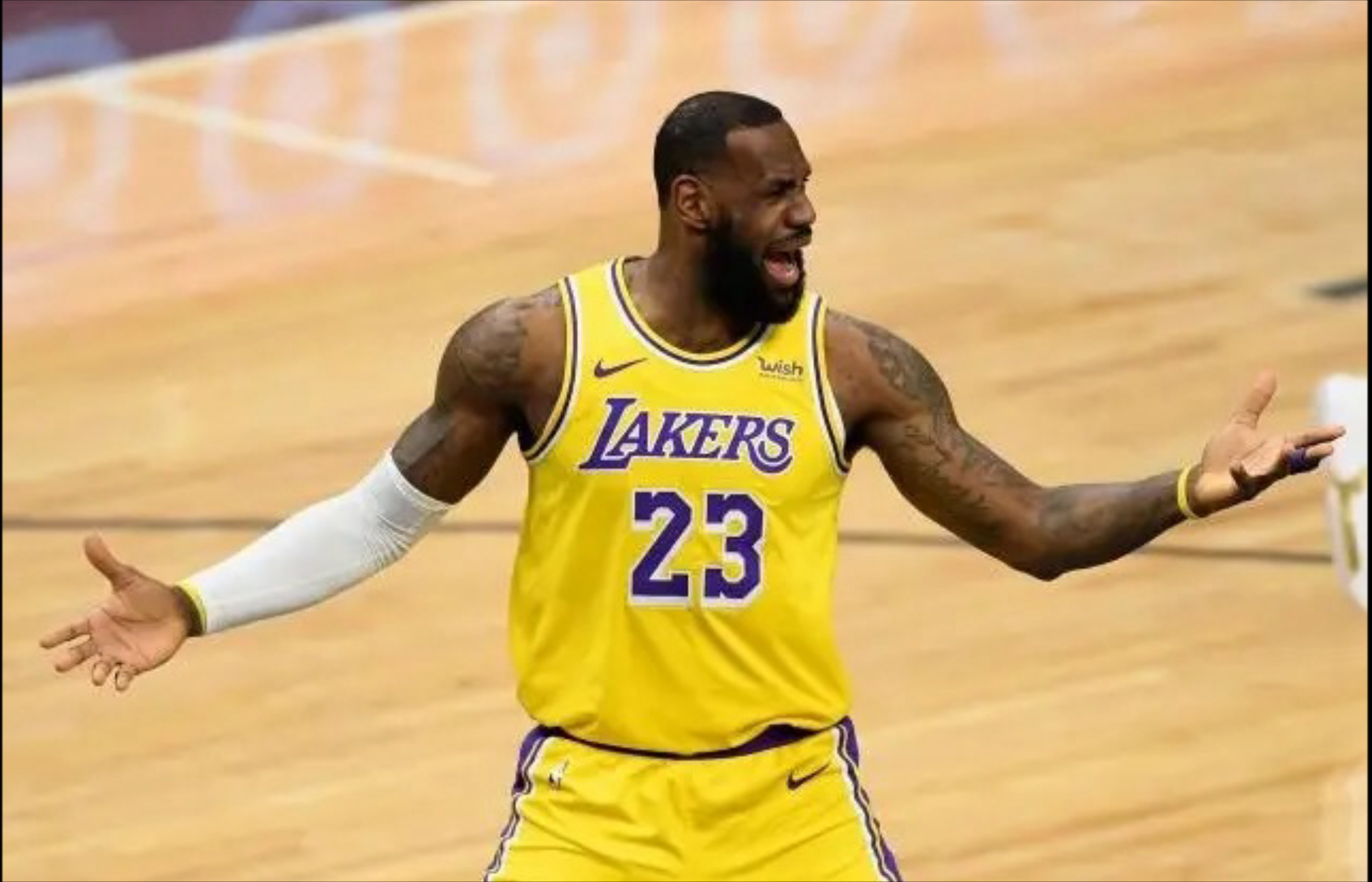 开云app -关于詹姆斯迎来十二赛季高光表现，公牛球迷沸腾！的信息